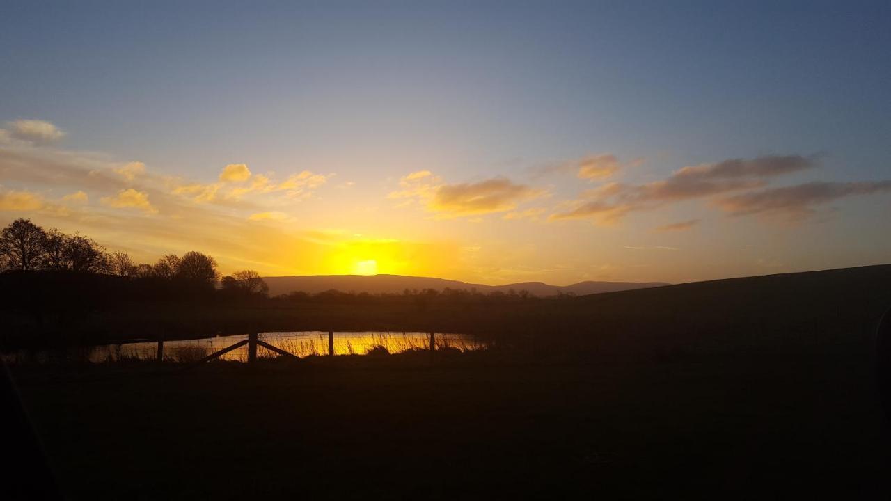 Keld Barn, Low Ploughlands Holiday Lets Kirkby Stephen Luaran gambar